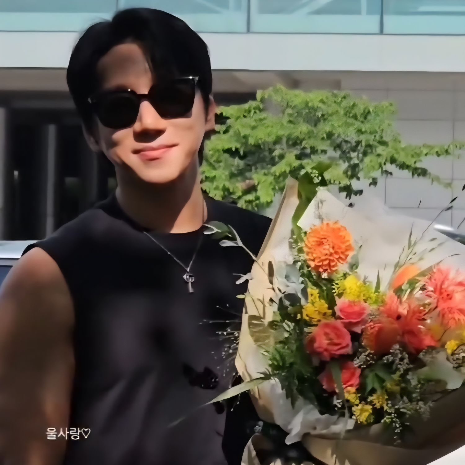 Latest photo of Hwang Chiyeol