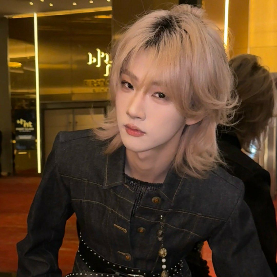 A moment captured by Hu Yetao (NexT1DE)'s fan
