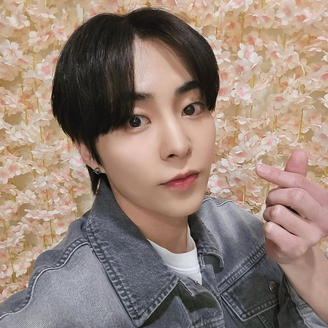 A moment captured by Xiumin (EXO)'s fan