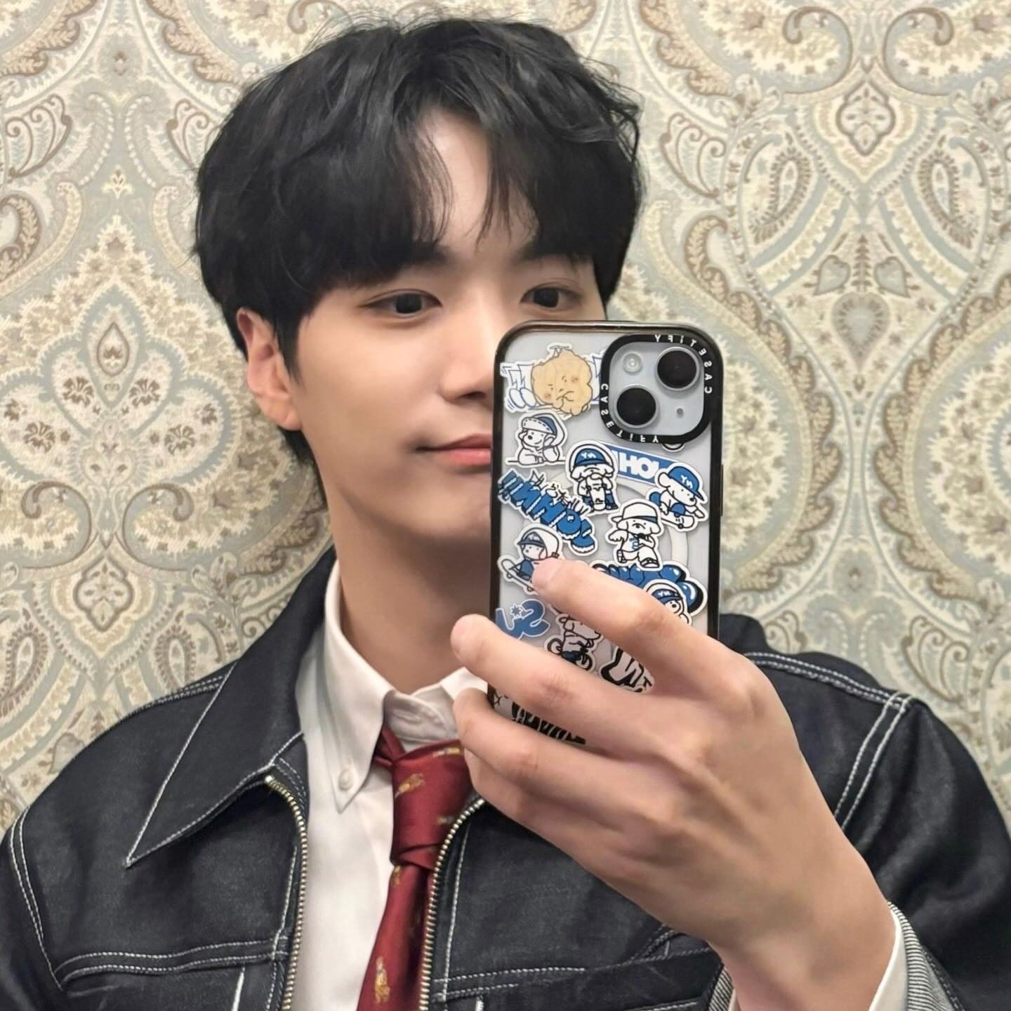Behind-the-scenes cut of Kim Jonghyeon