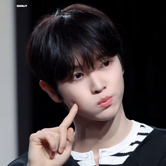 Latest photo of Sungchan (RIIZE)