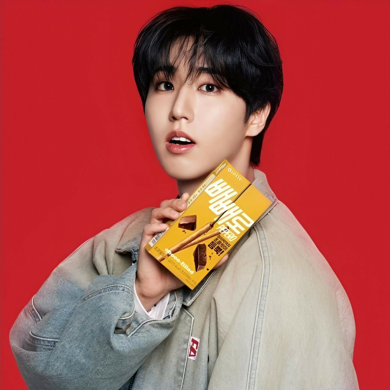 Behind-the-scenes cut of HAN (Stray Kids)
