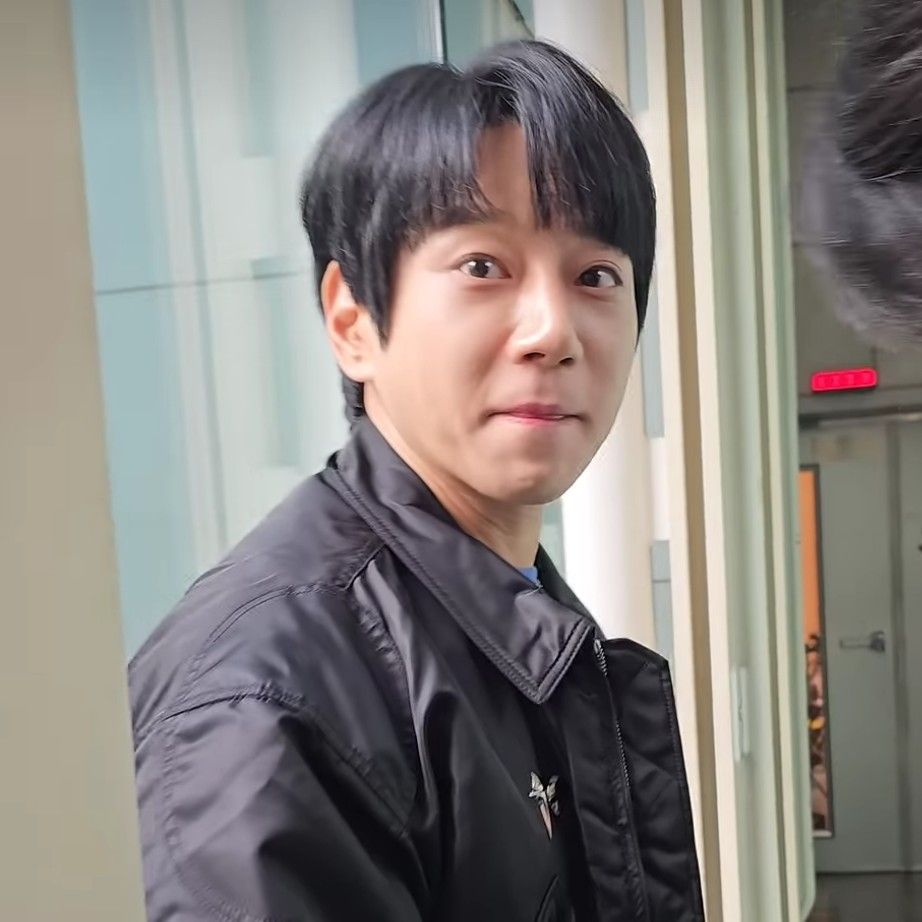 ファン・チヨルの舞台裏ショット