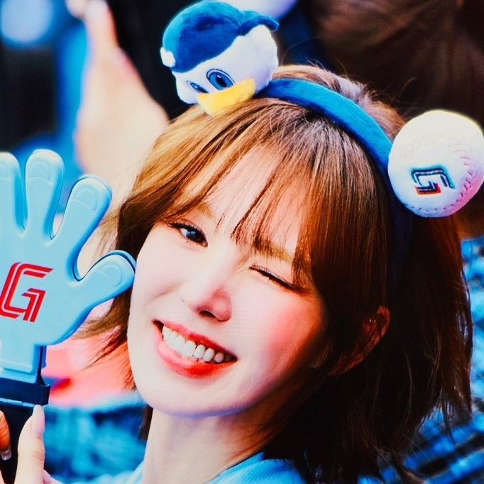 Behind-the-scenes cut of Wendy (Red Velvet)