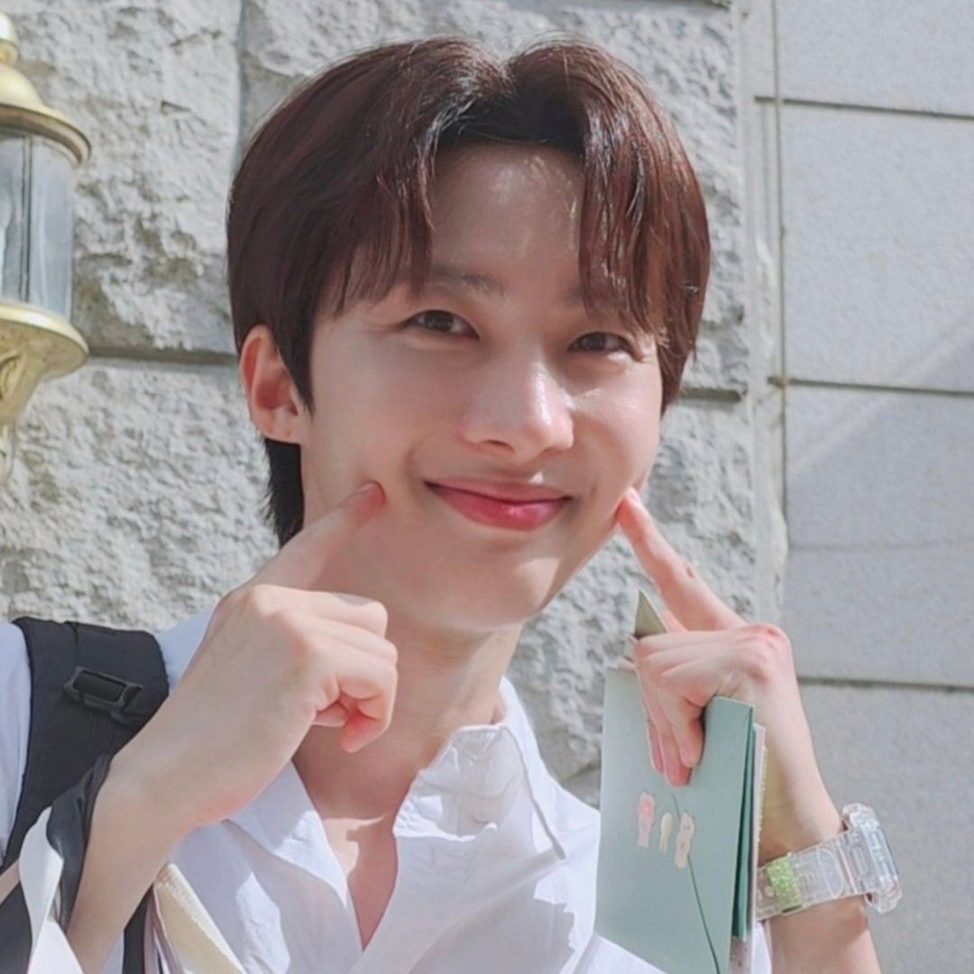 Recent activity shot of Hui (PENTAGON)