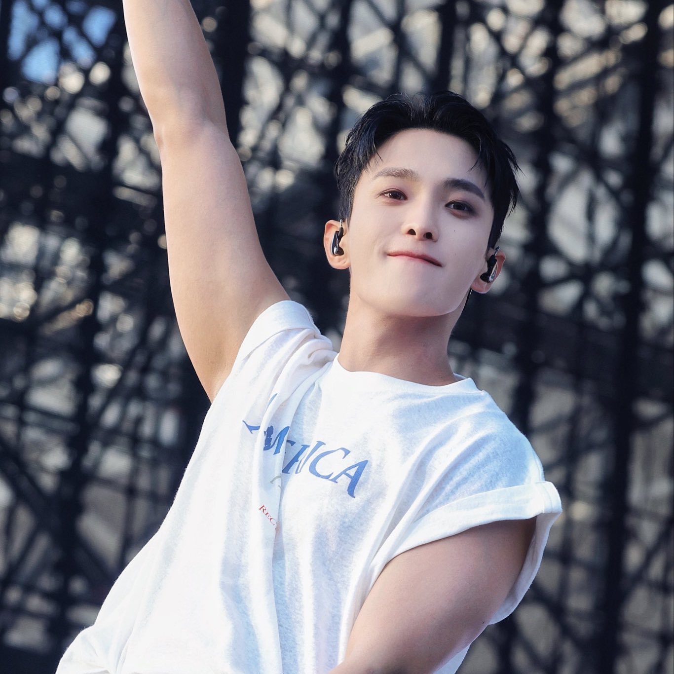 Latest photo of DK (SEVENTEEN)