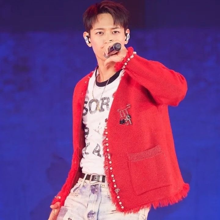 A moment captured by Minho (SHINee)'s fan
