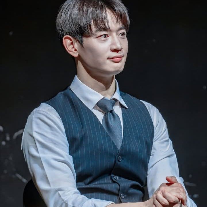 Behind-the-scenes cut of Minho (SHINee)