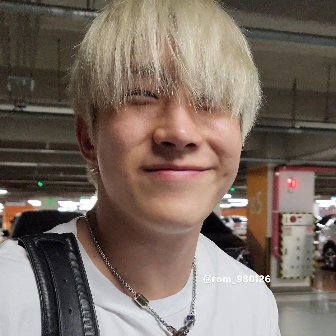 Behind-the-scenes cut of Jinjin (ASTRO)