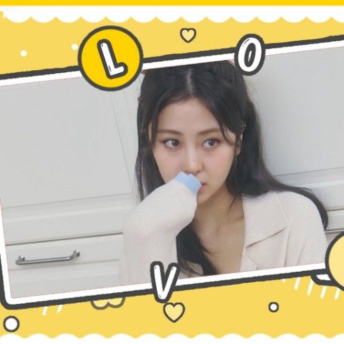 Foto terbaru Huh Yunjin (LE SSERAFIM)
