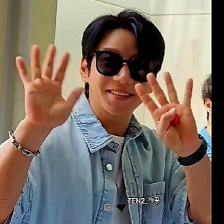Behind-the-scenes cut of Hwang Chiyeol