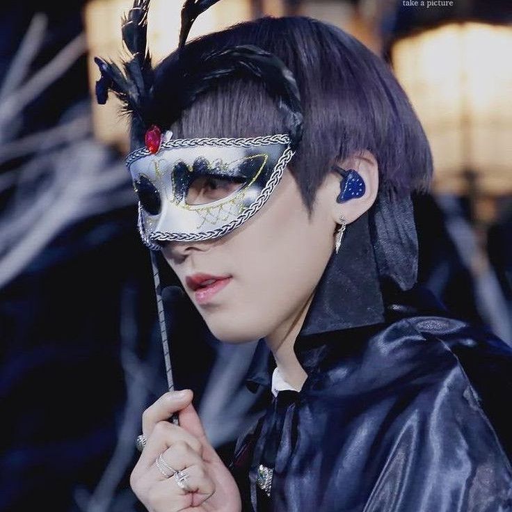 A moment captured by Rocky's fan