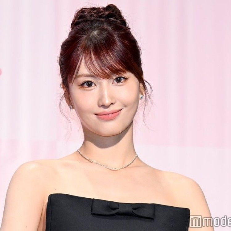 Foto aktivitas terbaru Momo (TWICE)