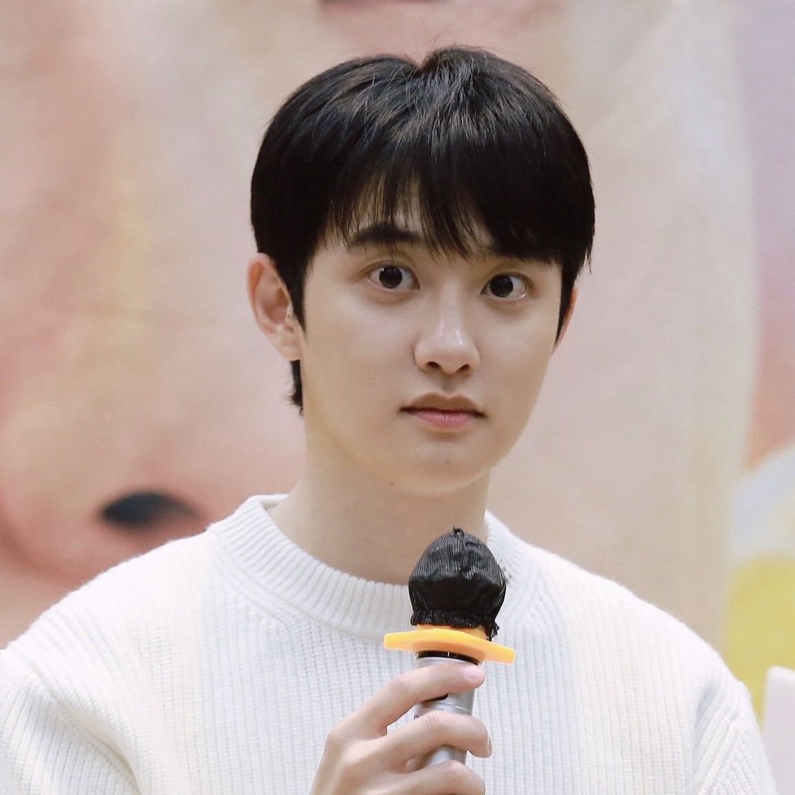 Momen yang diabadikan oleh penggemar D.O. (EXO)