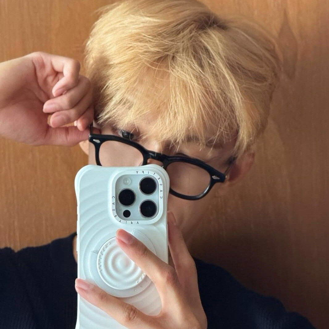 Behind-the-scenes cut of DK (SEVENTEEN)