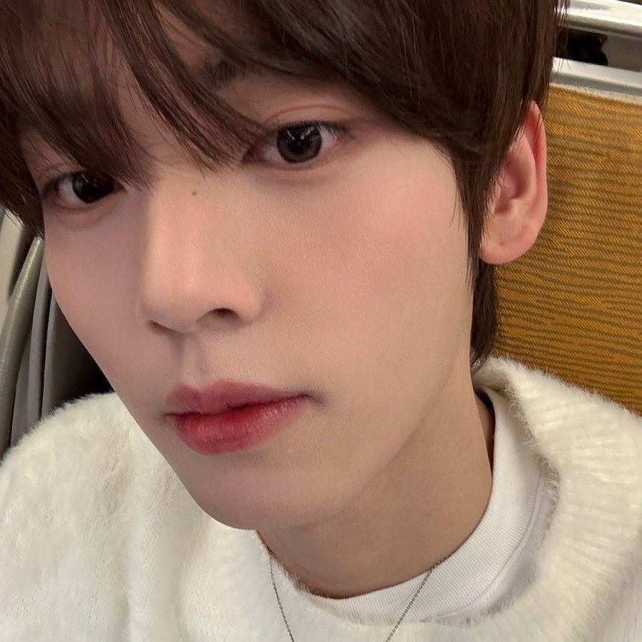 韩维辰 (ZEROBASEONE)的最新活动照片