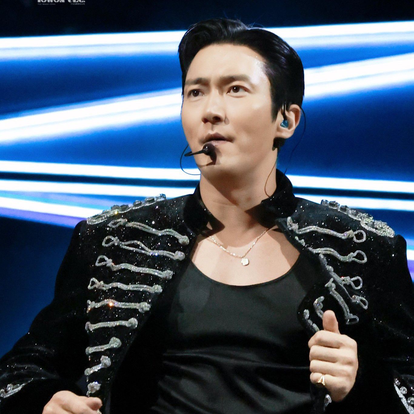 始源 (Super Junior)的最新活動照片