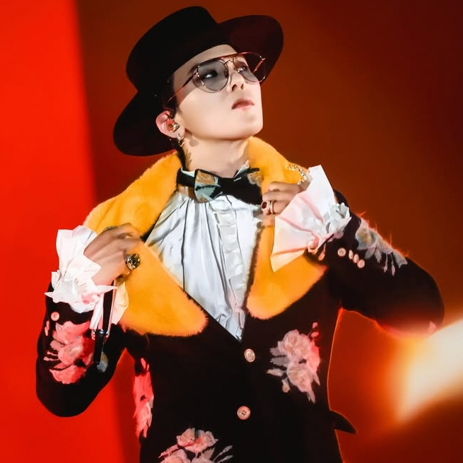 Foto aktivitas terbaru G-DRAGON (BIGBANG)