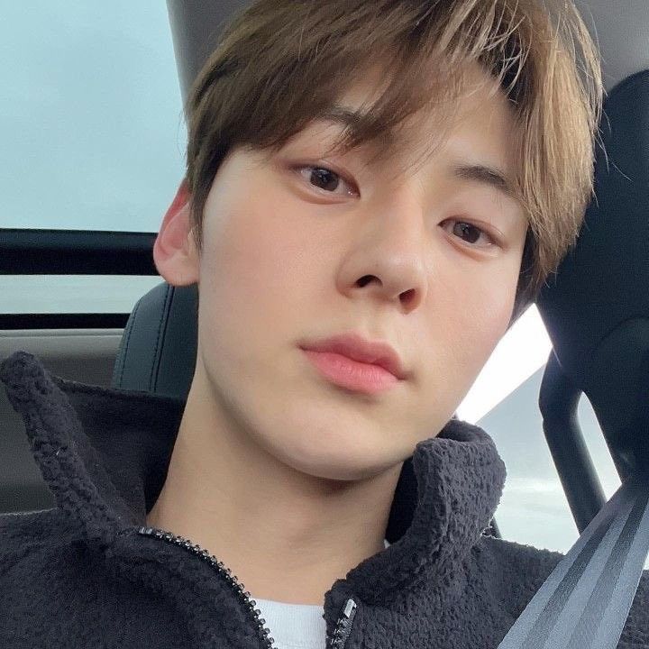 Recent activity shot of Hwang Minhyun