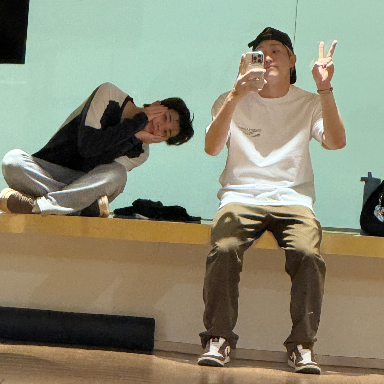 Behind-the-scenes cut of Jinjin (ASTRO)