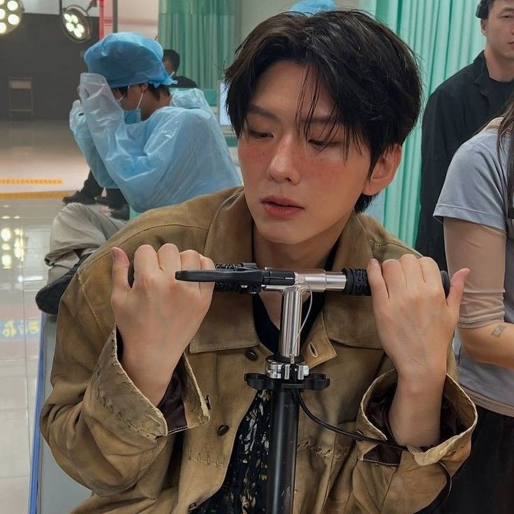 Behind-the-scenes cut of MONSTA X