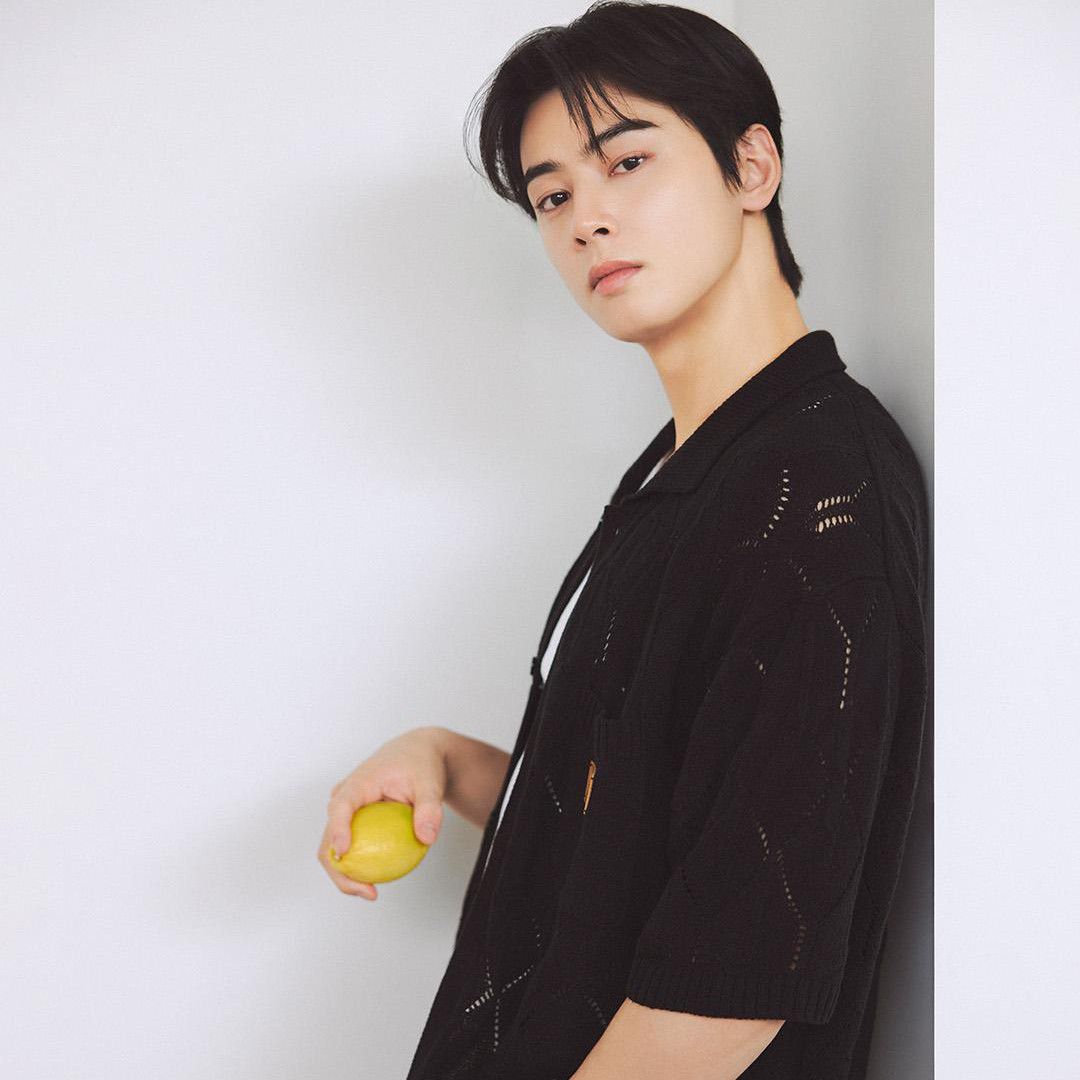 Foto aktivitas terbaru Eunwoo (ASTRO)