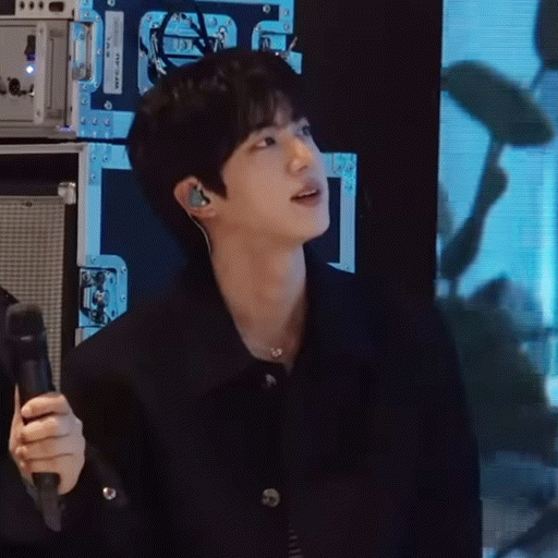 Behind-the-scenes cut of Jin (BTS)