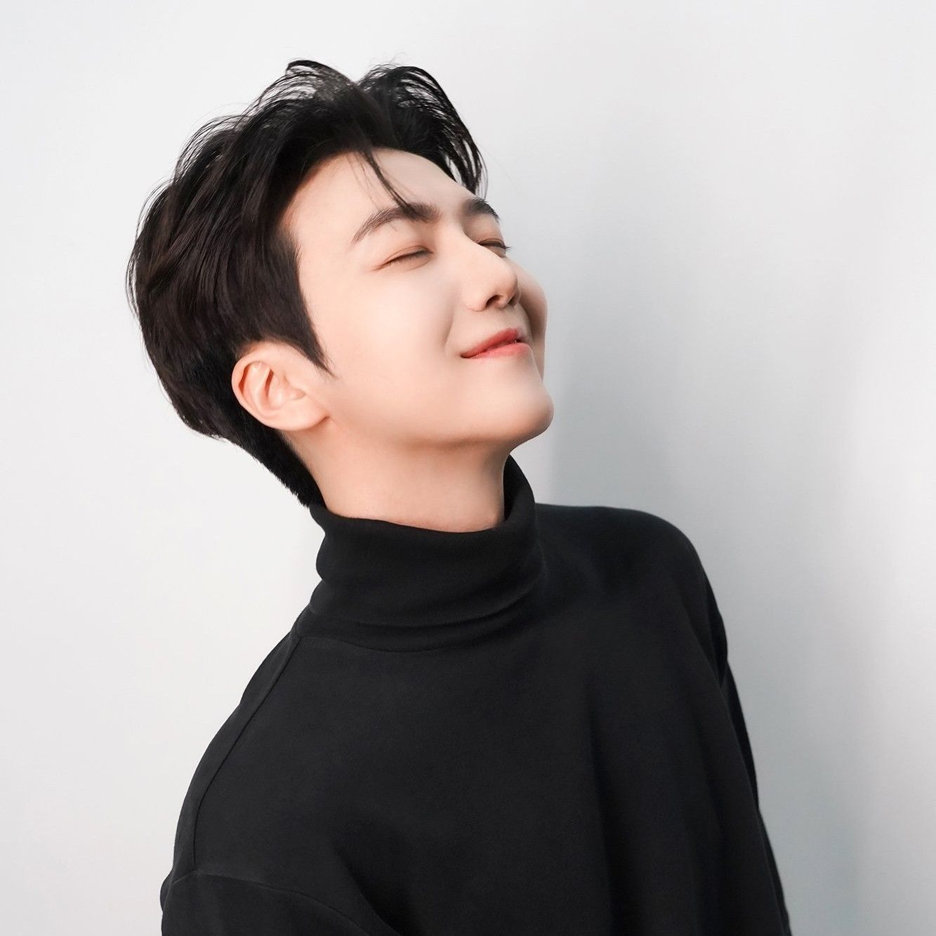 Recent activity shot of Jinho (PENTAGON)