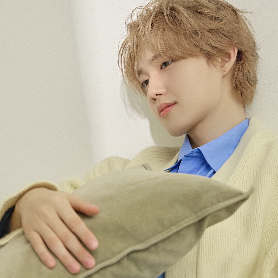 Behind-the-scenes cut of Doyoung (TREASURE)