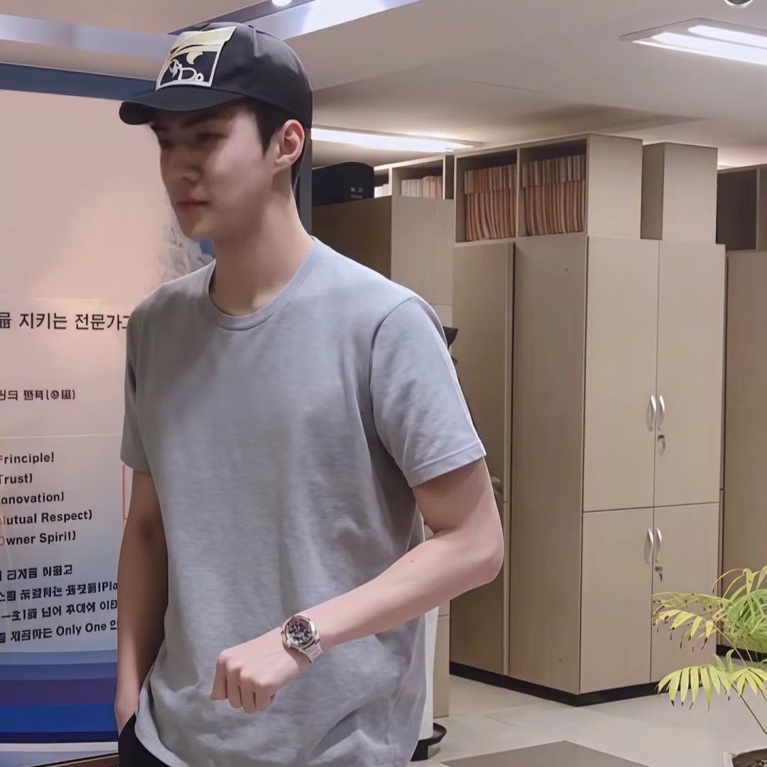 Behind-the-scenes cut of Sehun (EXO)