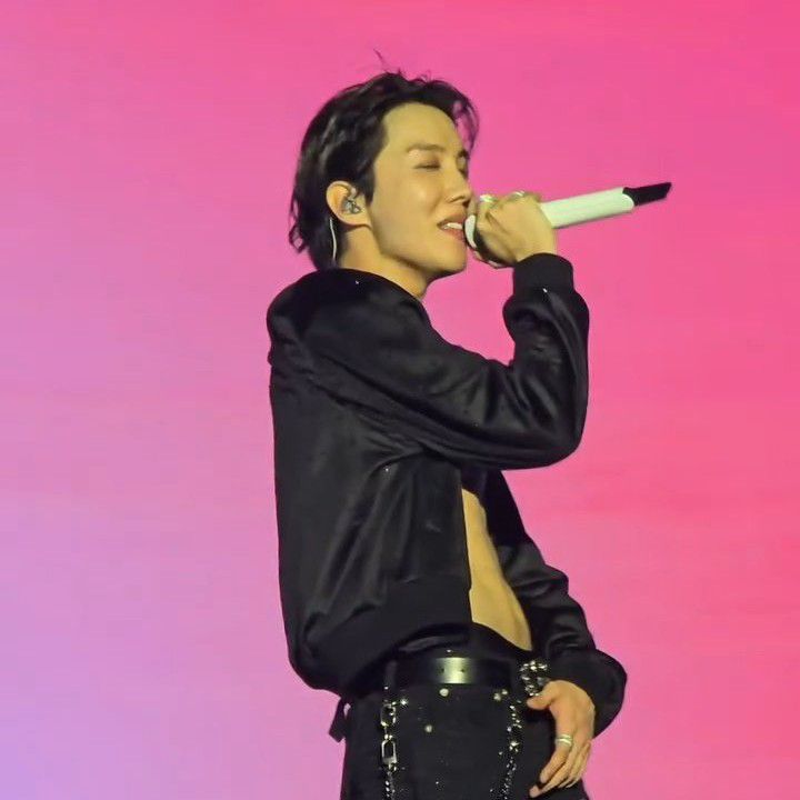 j-hope (BTS)の最新写真
