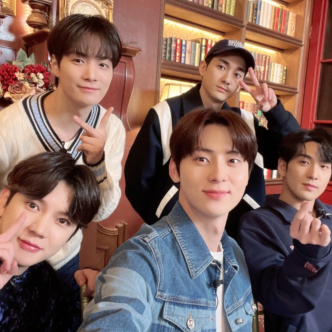 Latest photo of NU'EST