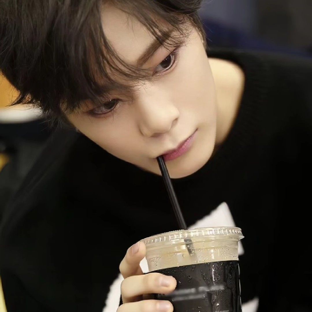 Behind-the-scenes cut of Moonbin (ASTRO)