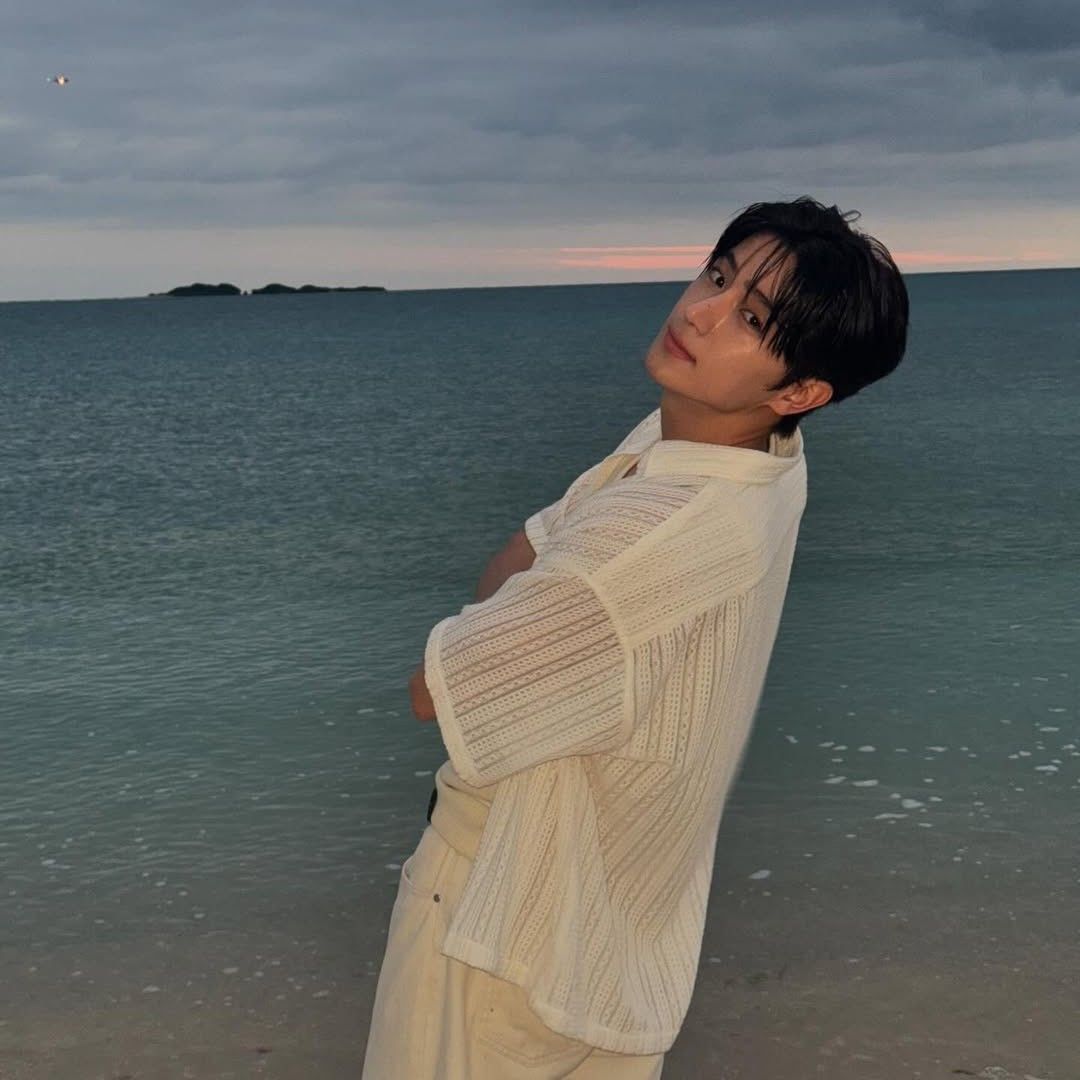A moment captured by Hyunjae (THE BOYZ)'s fan