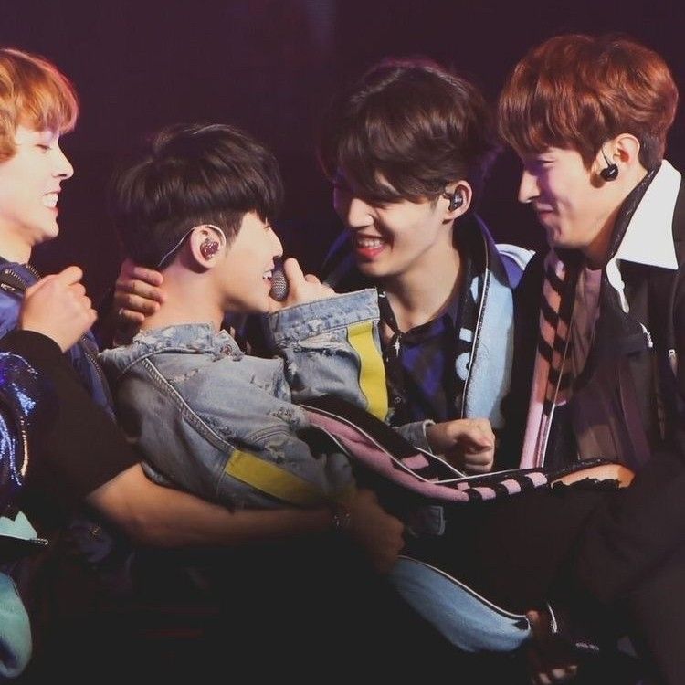 A moment captured by S.Coups (SEVENTEEN)'s fan
