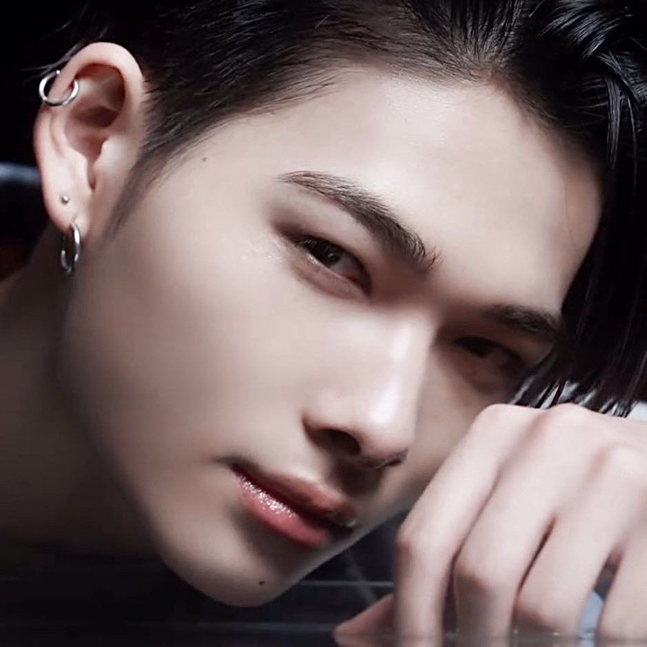 Latest photo of NI-KI (ENHYPEN)