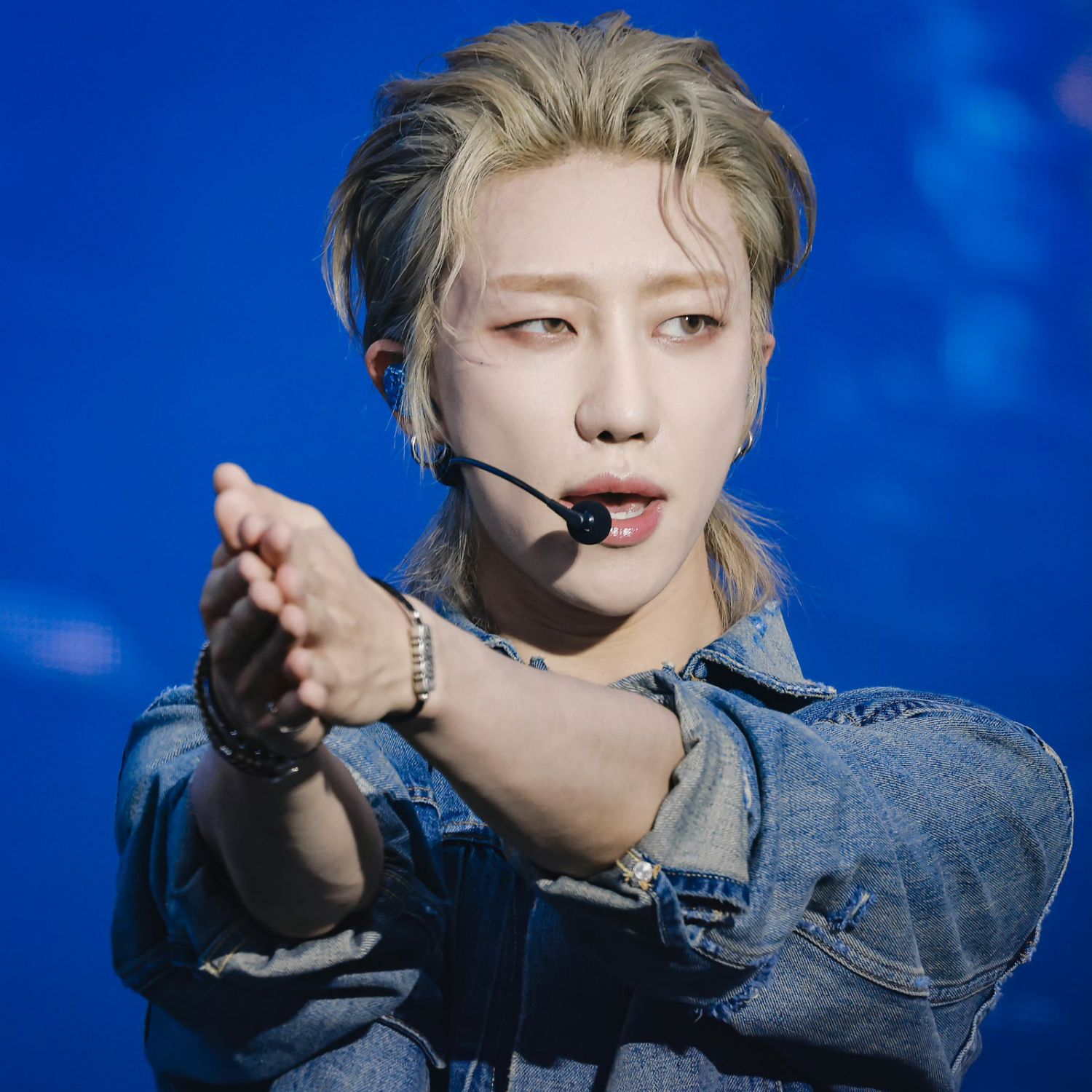 Behind-the-scenes cut of The 8 (SEVENTEEN)
