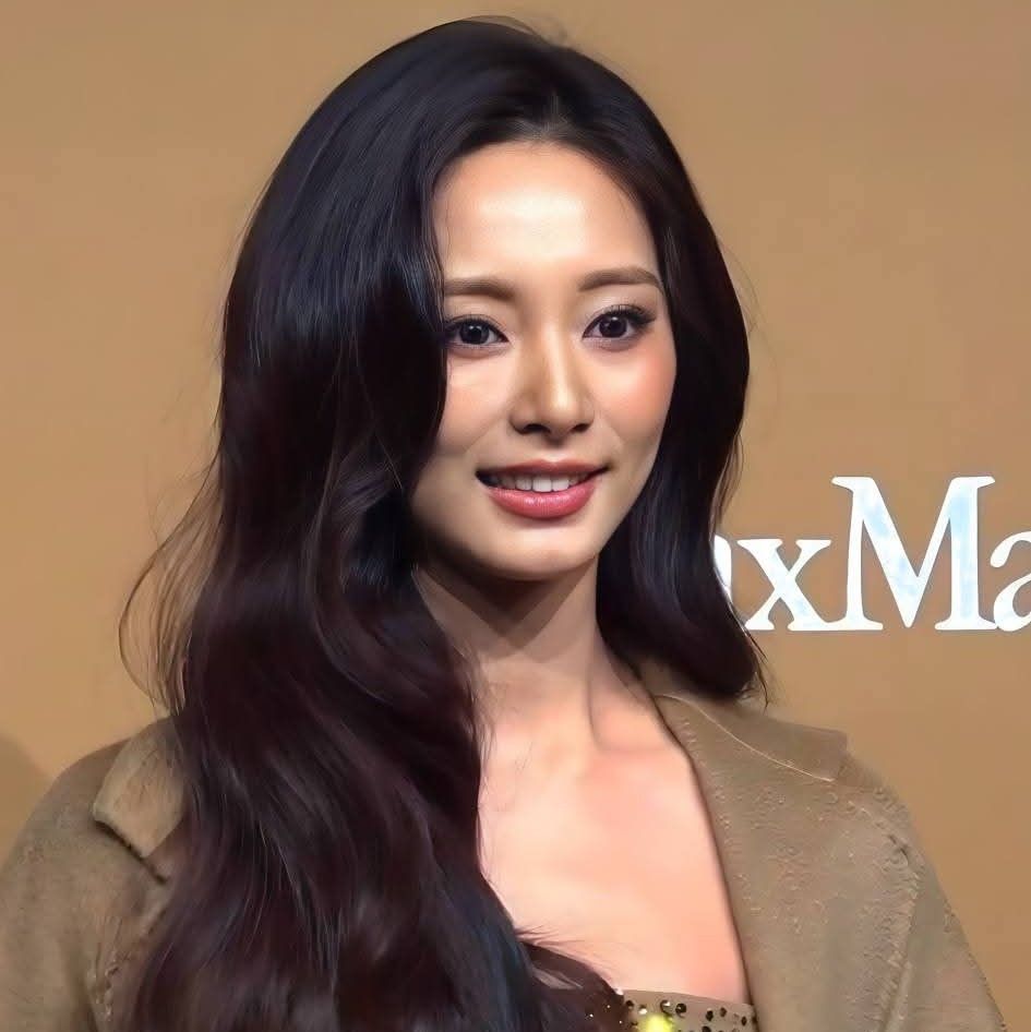 Foto terbaru Tzuyu (TWICE)