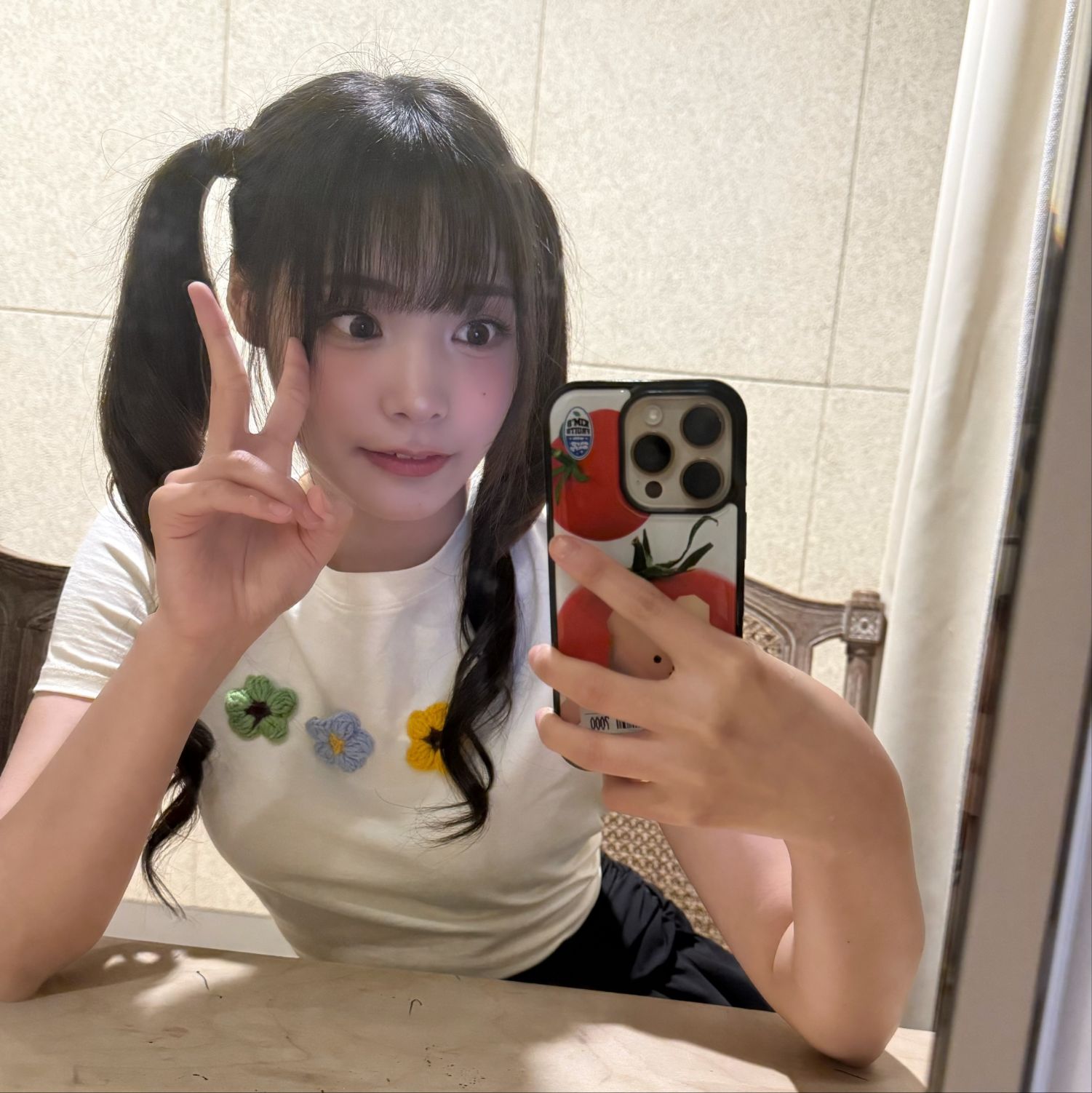Behind-the-scenes cut of QWER