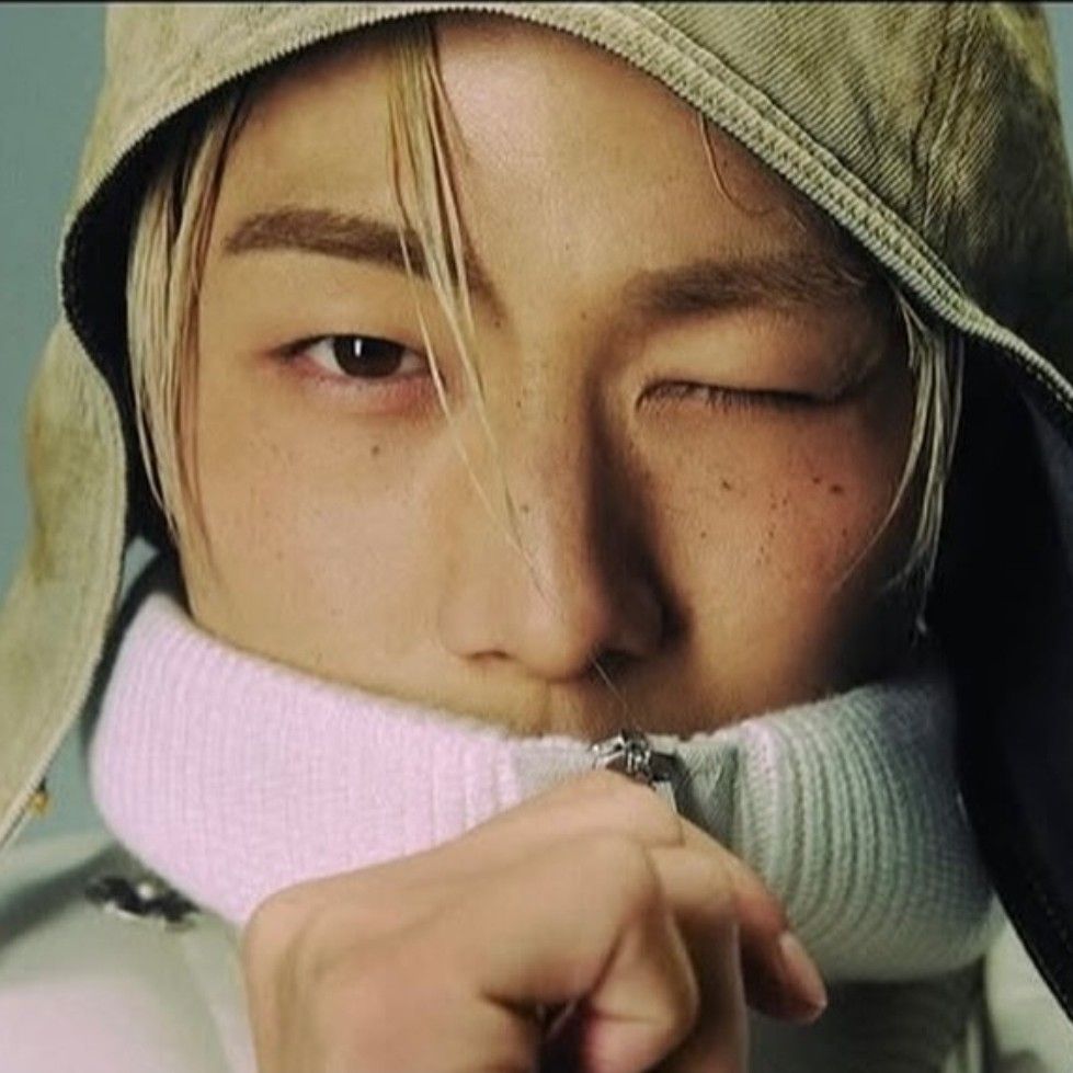 Behind-the-scenes cut of Baekho