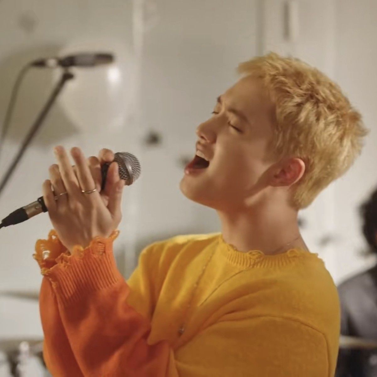Behind-the-scenes cut of D.O. (EXO)