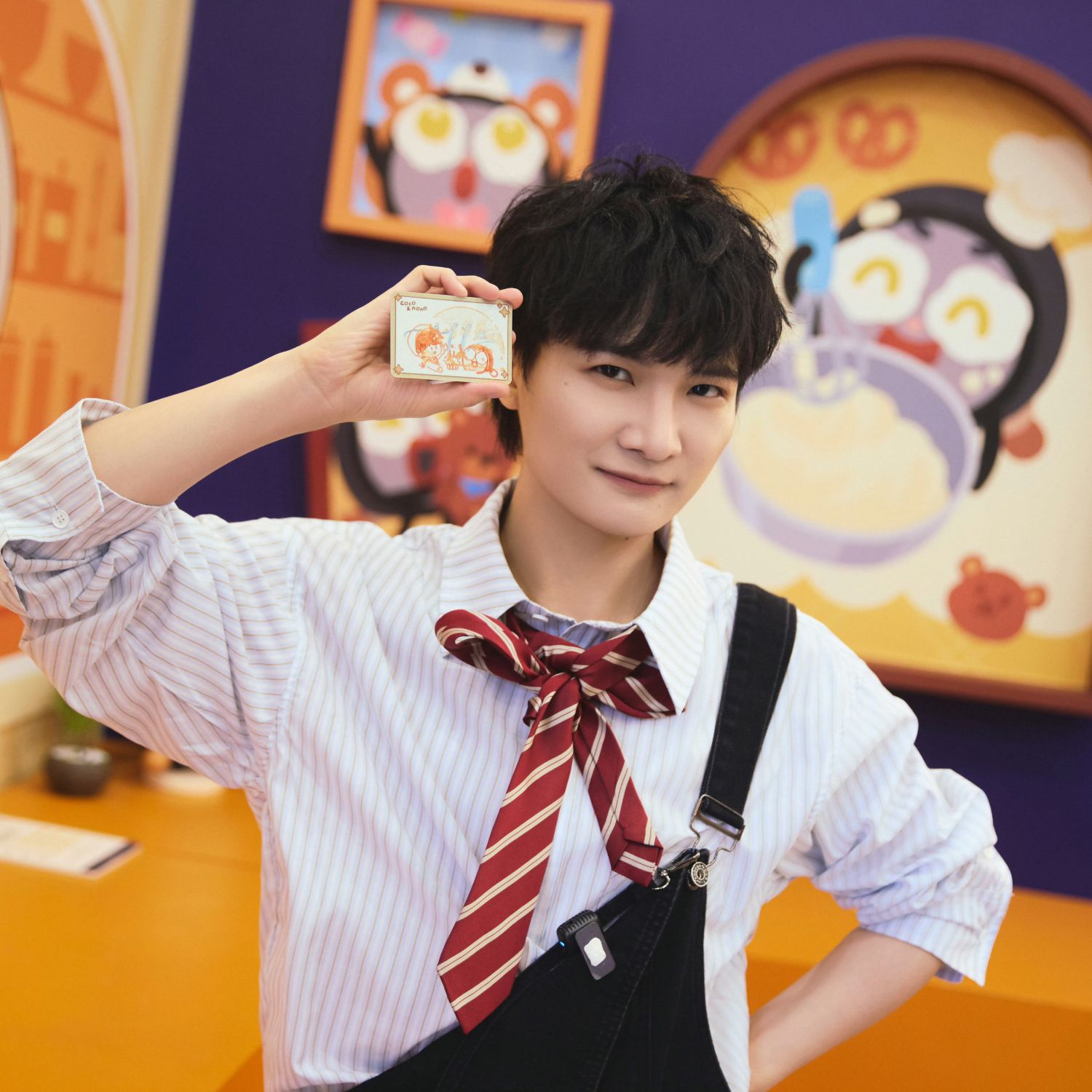 Behind-the-scenes cut of Charlie Zhou