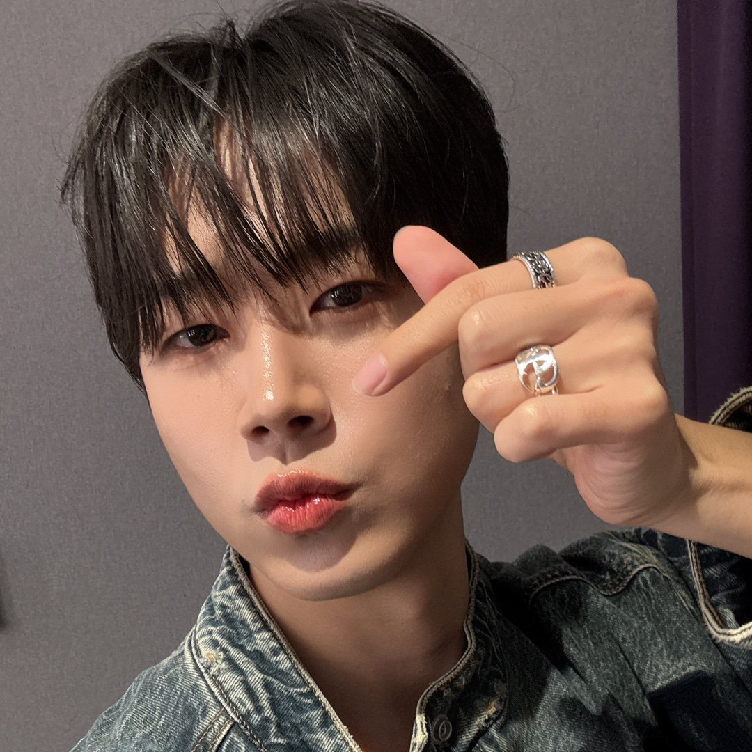 Potret di balik layar Kim Donghyun (GoldenChild)
