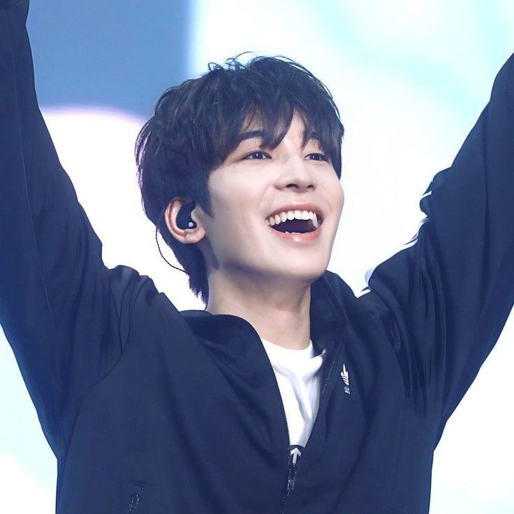원우 (세븐틴) 최근 활동샷