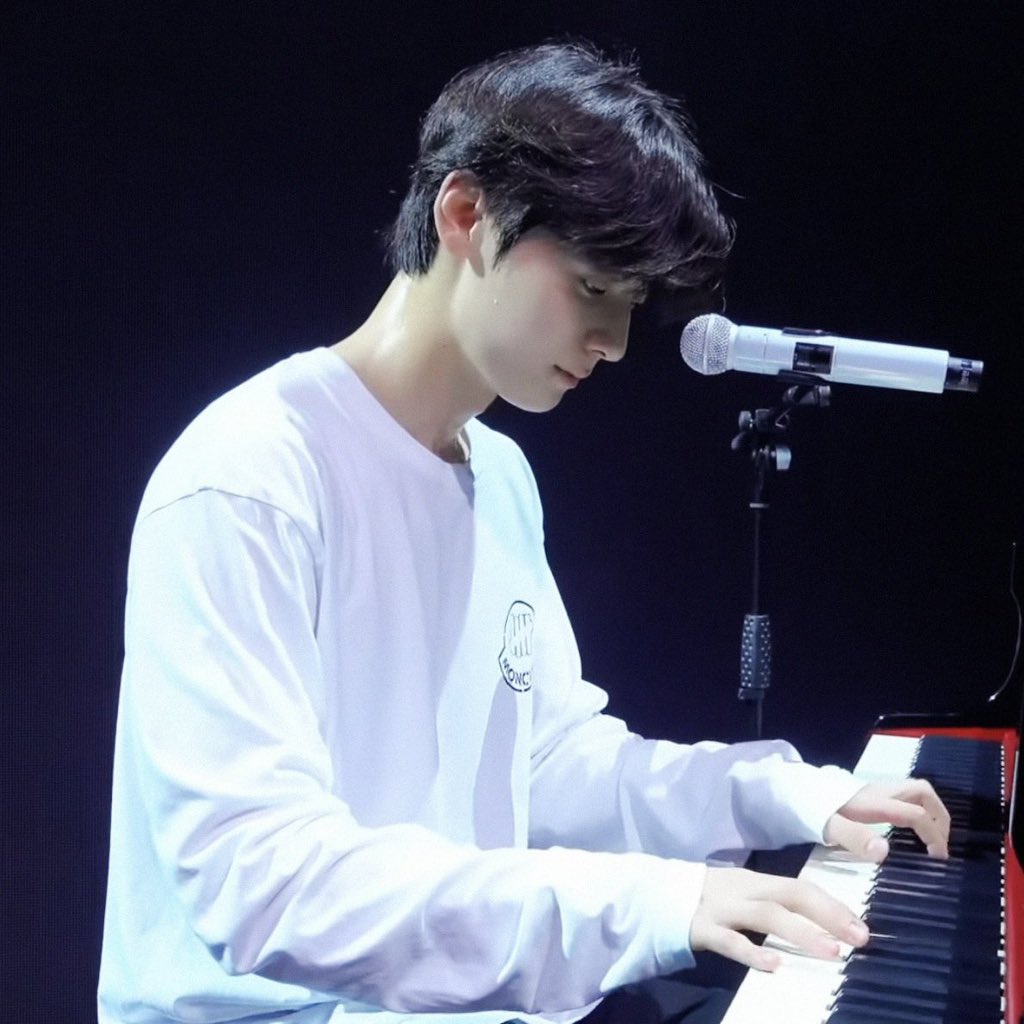 Potret di balik layar Hwang Minhyun