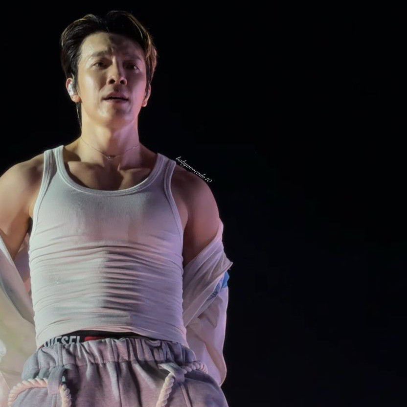 Latest photo of Donghae (Super Junior)