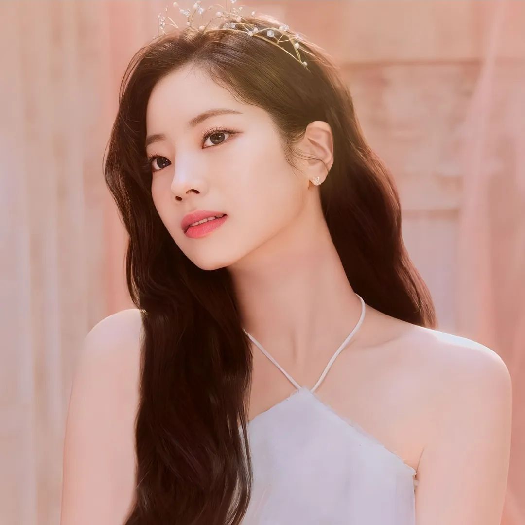 Recent activity shot of Dahyun (TWICE)