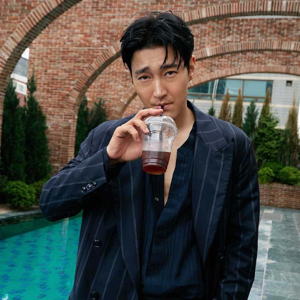 Latest photo of Siwon (Super Junior)