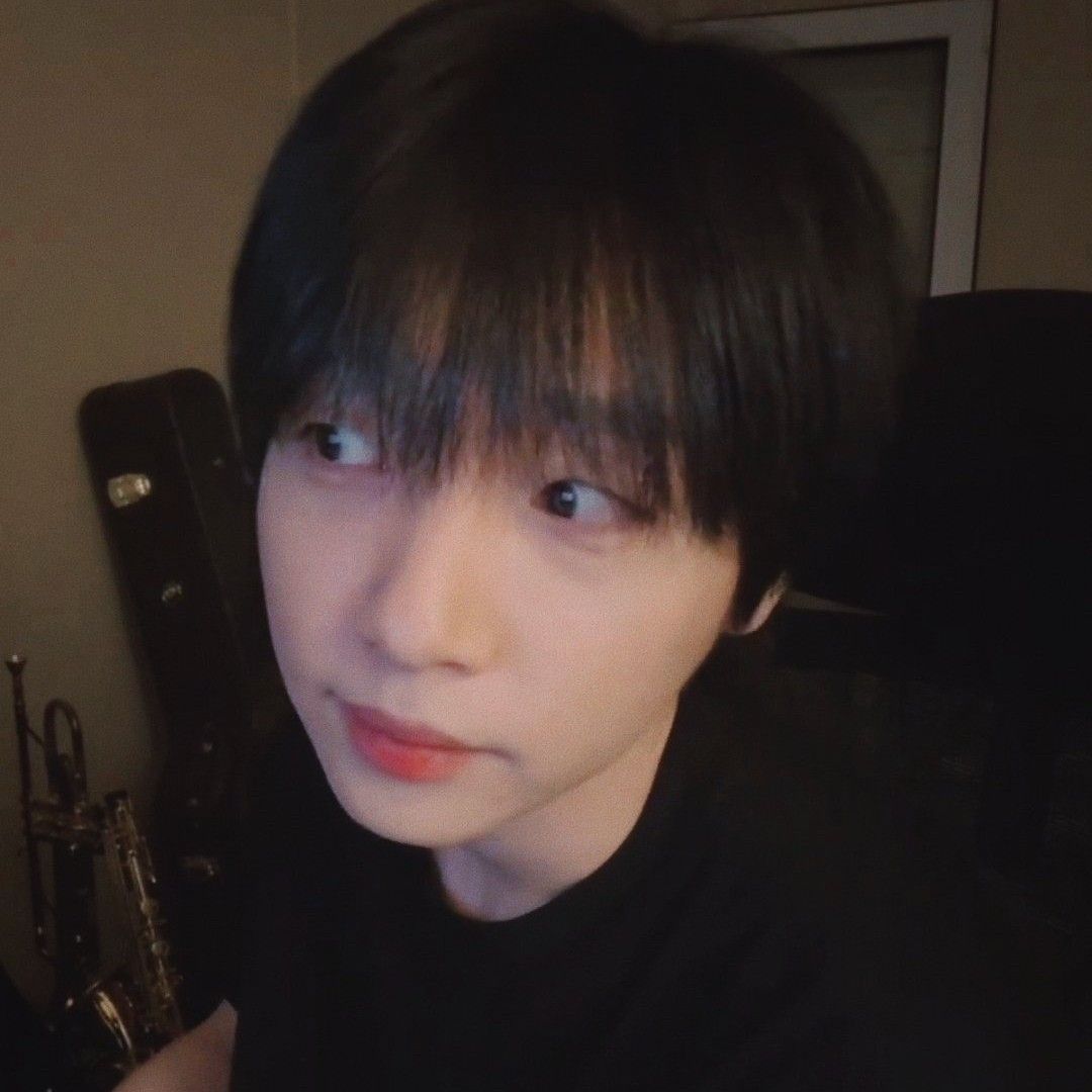 Recent activity shot of Jeong Sewoon