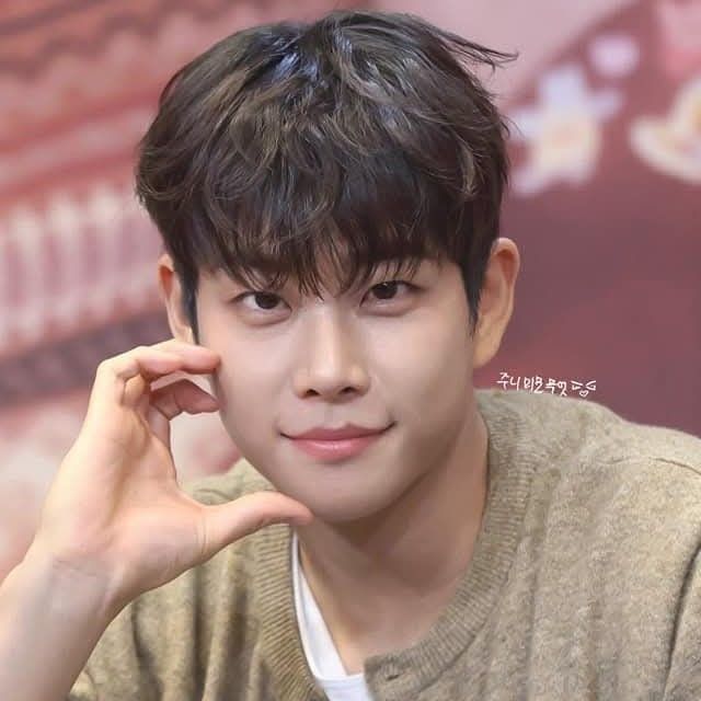 Behind-the-scenes cut of MJ (ASTRO)